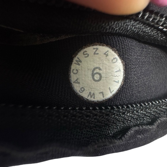 Lululemon Mind Over Miles Crop (17" ) Black Womens siZe 6 - Picture 8 of 9